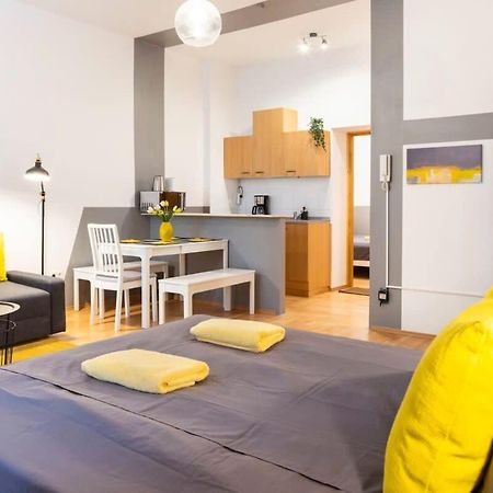Cozy 2 Room Apartment Next To Hermannstrasse Berlin Exterior photo